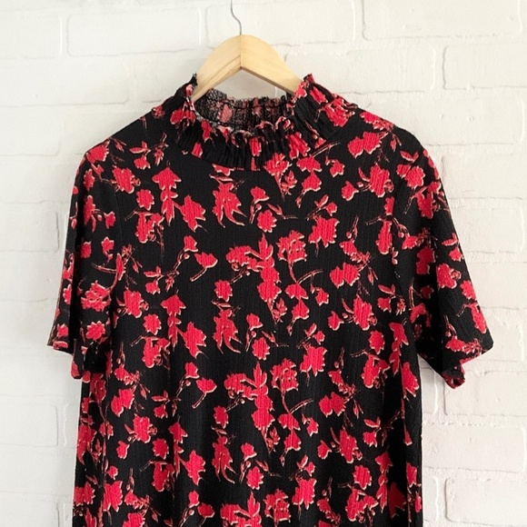 Zara Mini dress High neckline Half sleeve Tiered Ruffle Black Red M Oversized - Picture 2 of 12